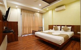 Hotel Madhuri Executive